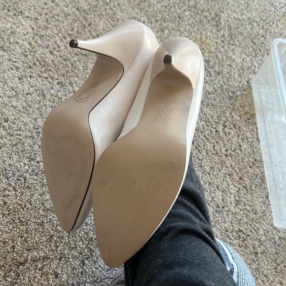 Heels - Picture 4 of 4